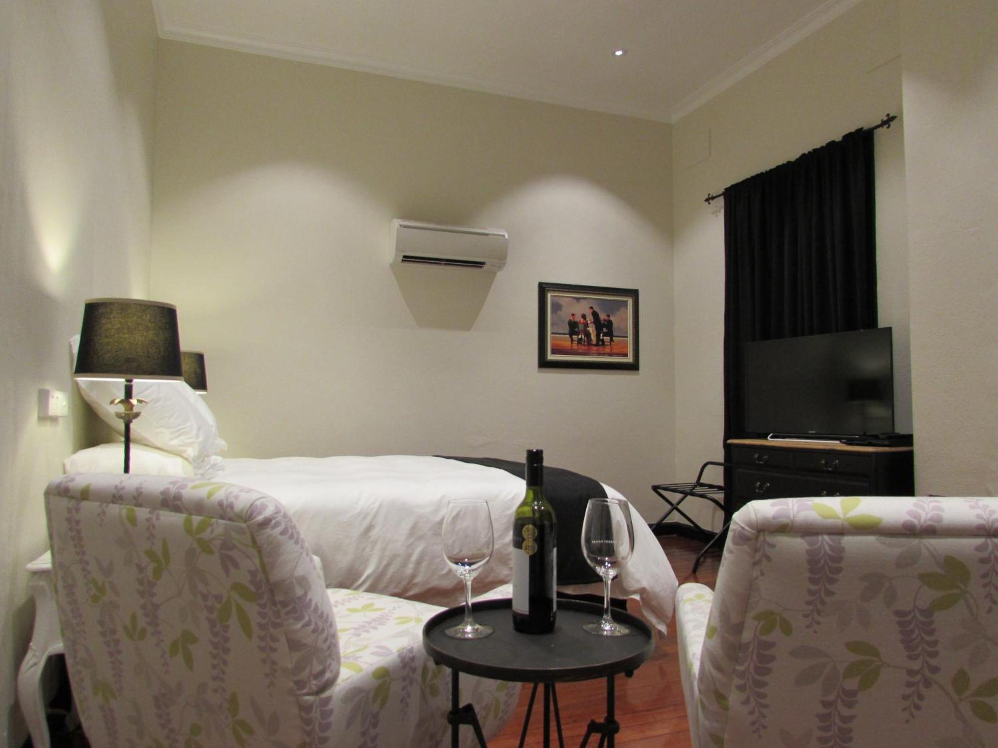 The Commercial Boutique Hotel Tenterfield Room photo